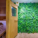 Apartment Design Mit Sauna & Garten
